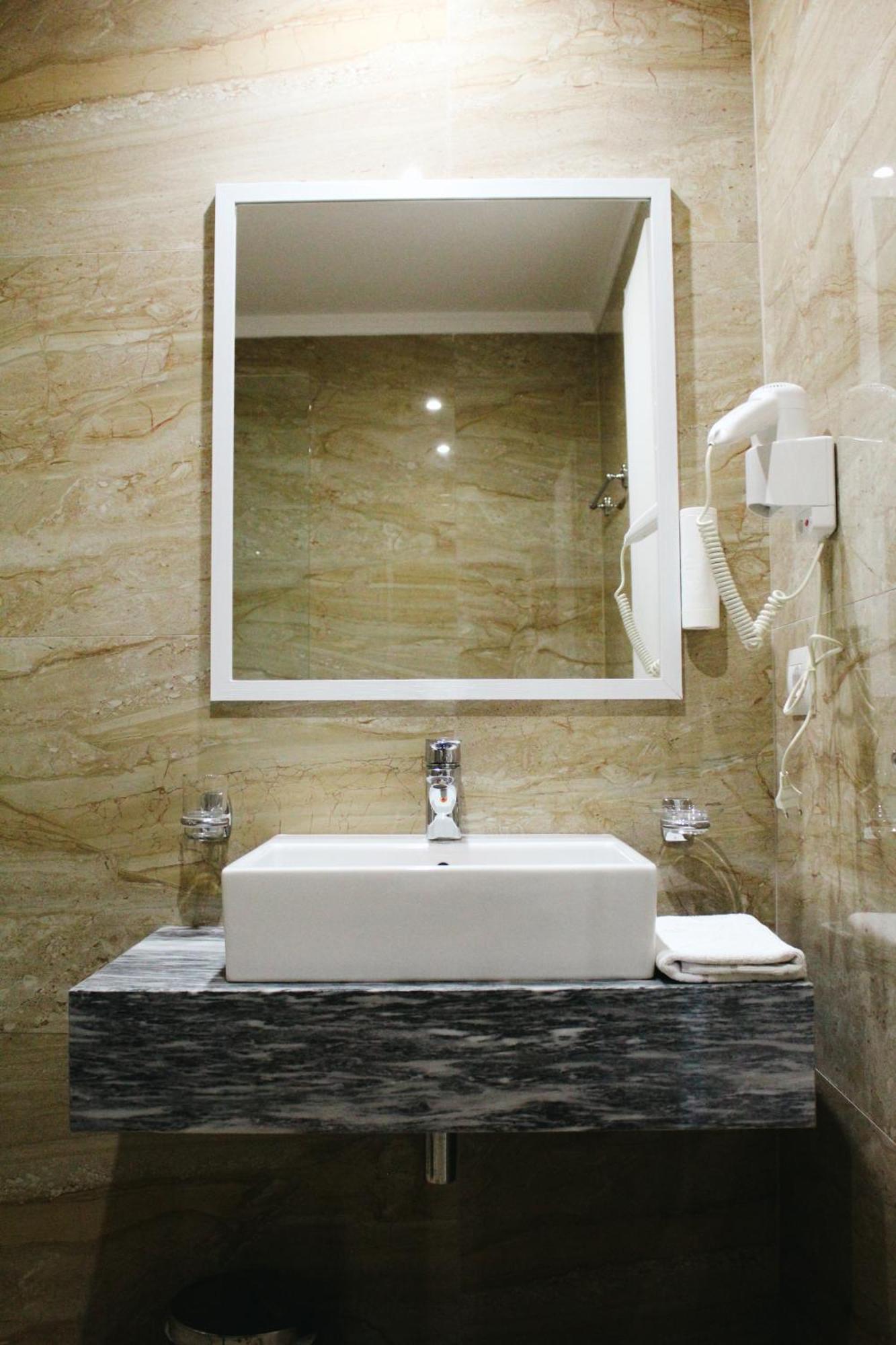 Class Hotel Ksamil Extérieur photo