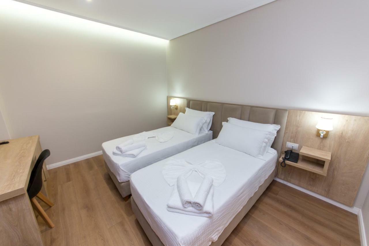 Class Hotel Ksamil Extérieur photo